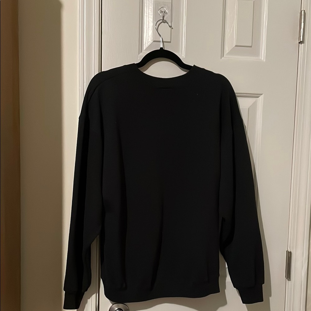 Vintage Black Crewneck Sweater with Classic Style - Picture 6 of 9